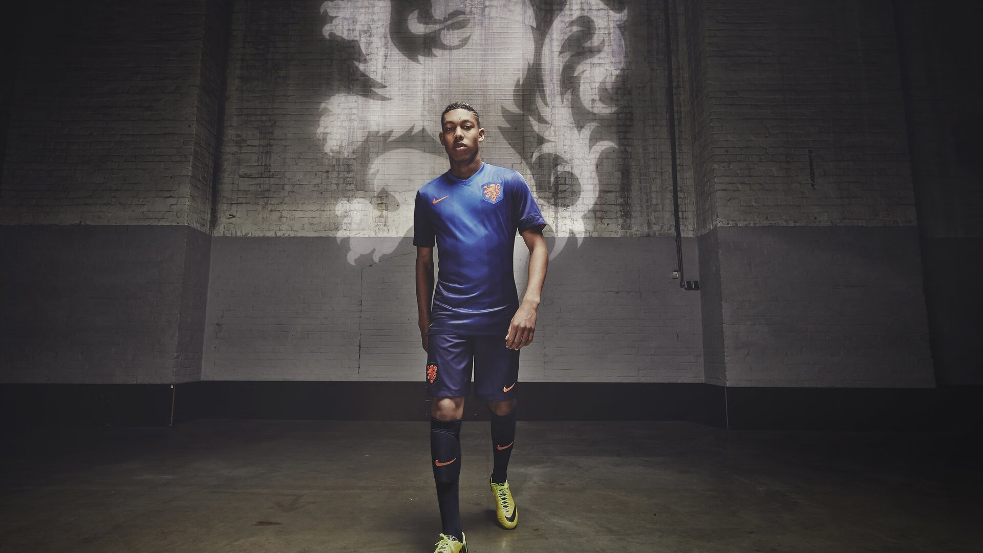 爱游戏电竞官网入口-一场2-1的比赛暴露山东泰山三大水货,冬窗必须果断清洗!